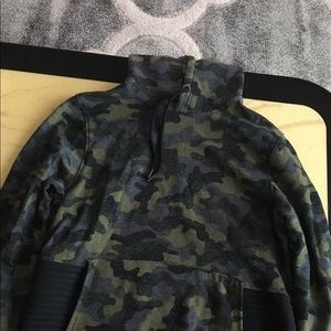 Camouflage Under Armour Deisgner Hoodie Size M